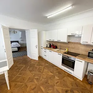U Obecního Dvora 3 - Old Town Apartamento