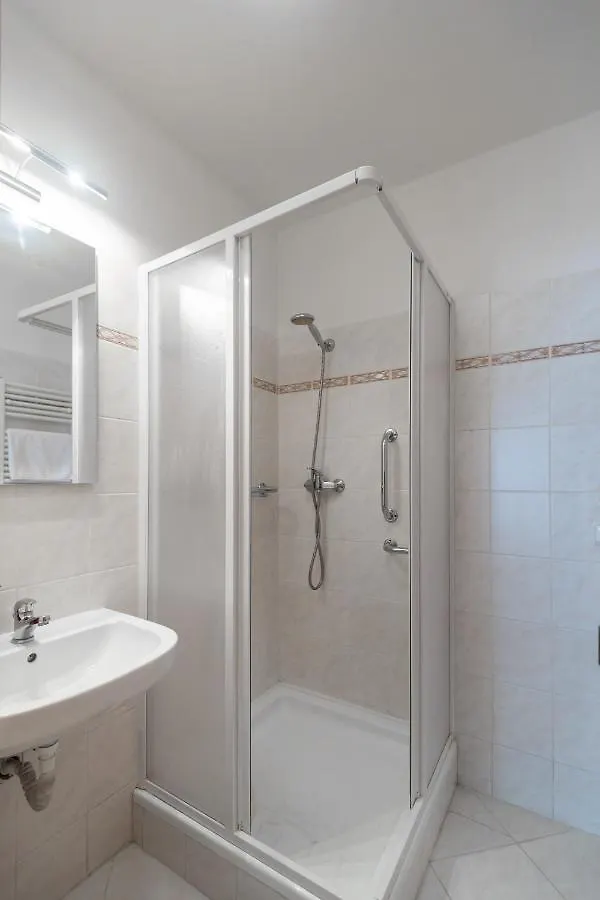 Apartment Štěpánská Praga